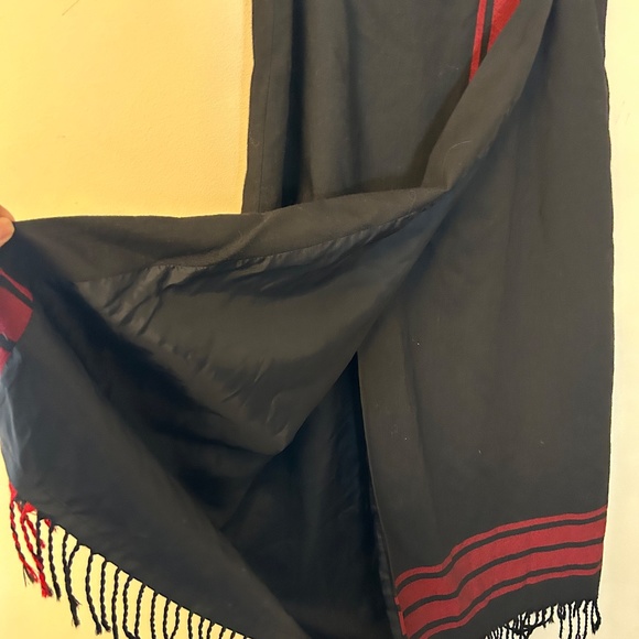 Valerie by Valerie Stevens black and red wool wrap skirt, size 12 - Picture 4 of 6